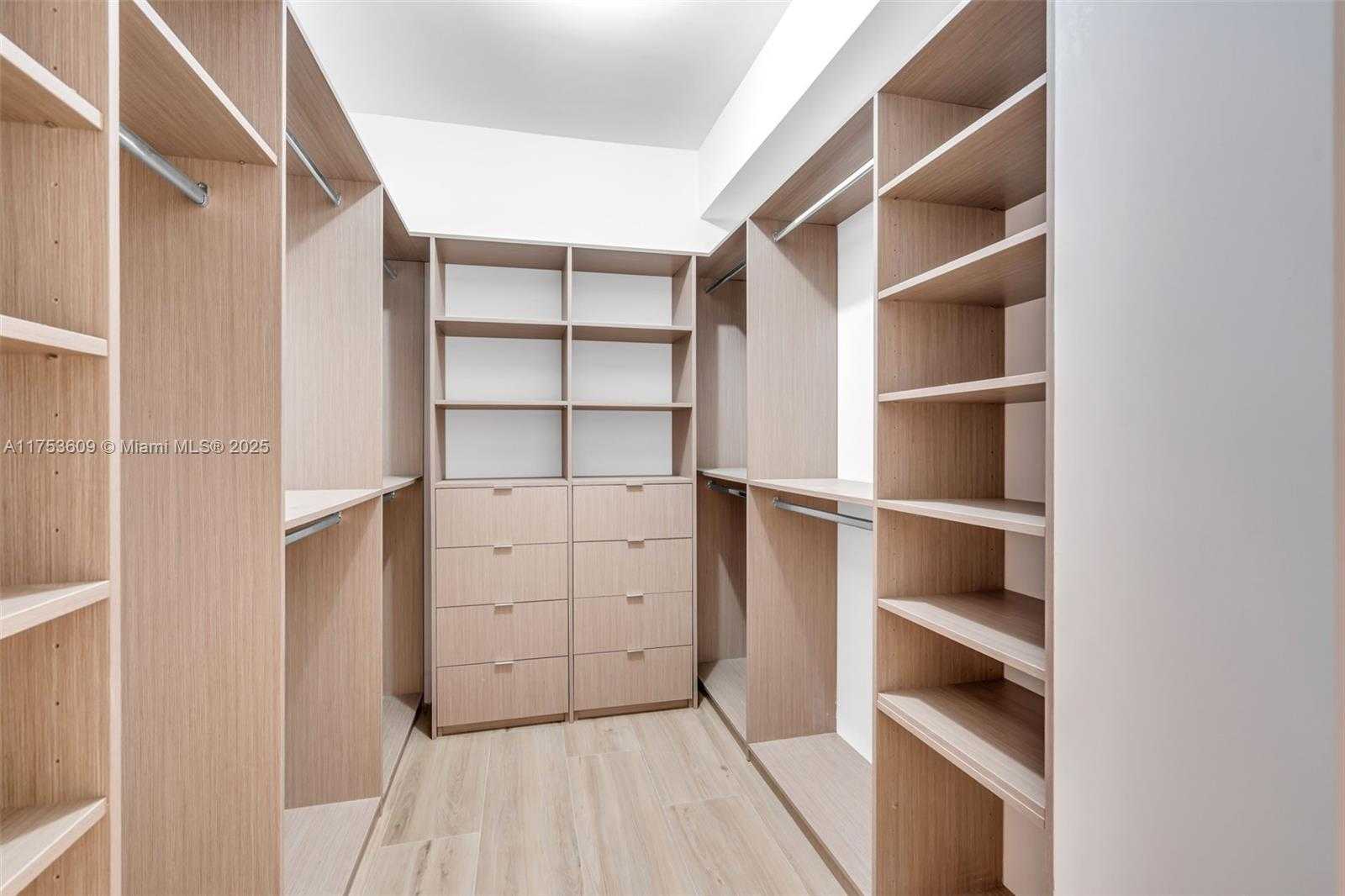 Small Image of 251 CRANDON BLVD #1036, Key Biscayne Number 13