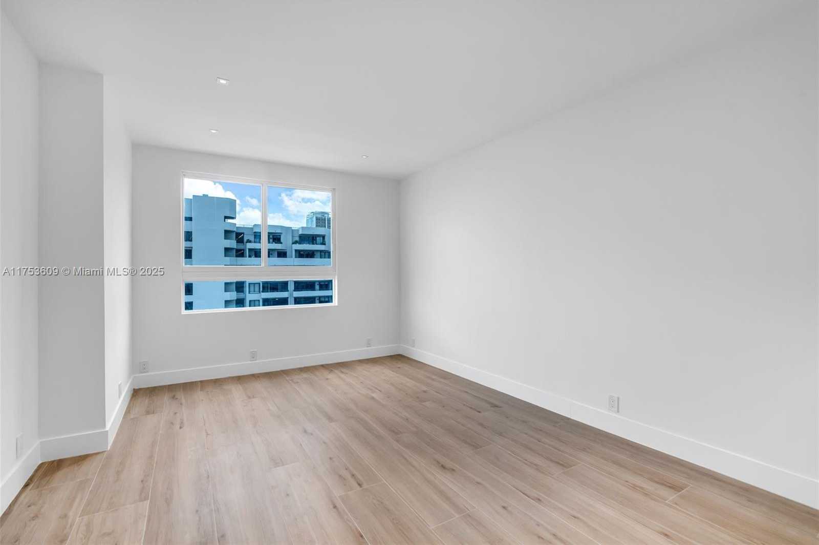 Small Image of 251 CRANDON BLVD #1036, Key Biscayne Number 17