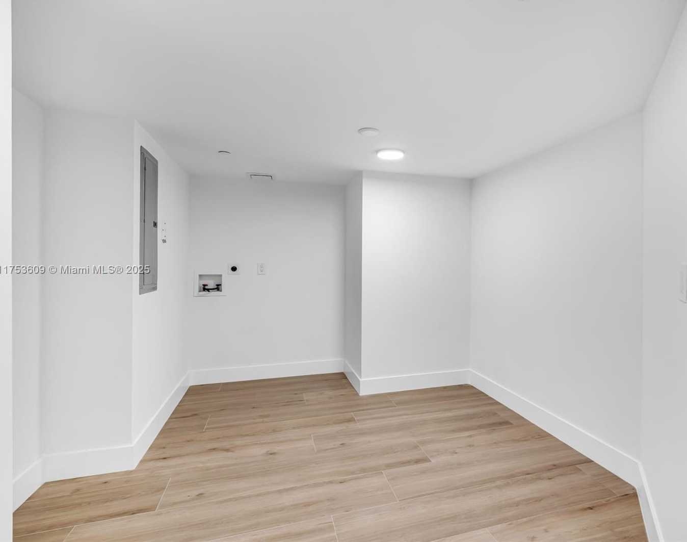 Small Image of 251 CRANDON BLVD #1036, Key Biscayne Number 19