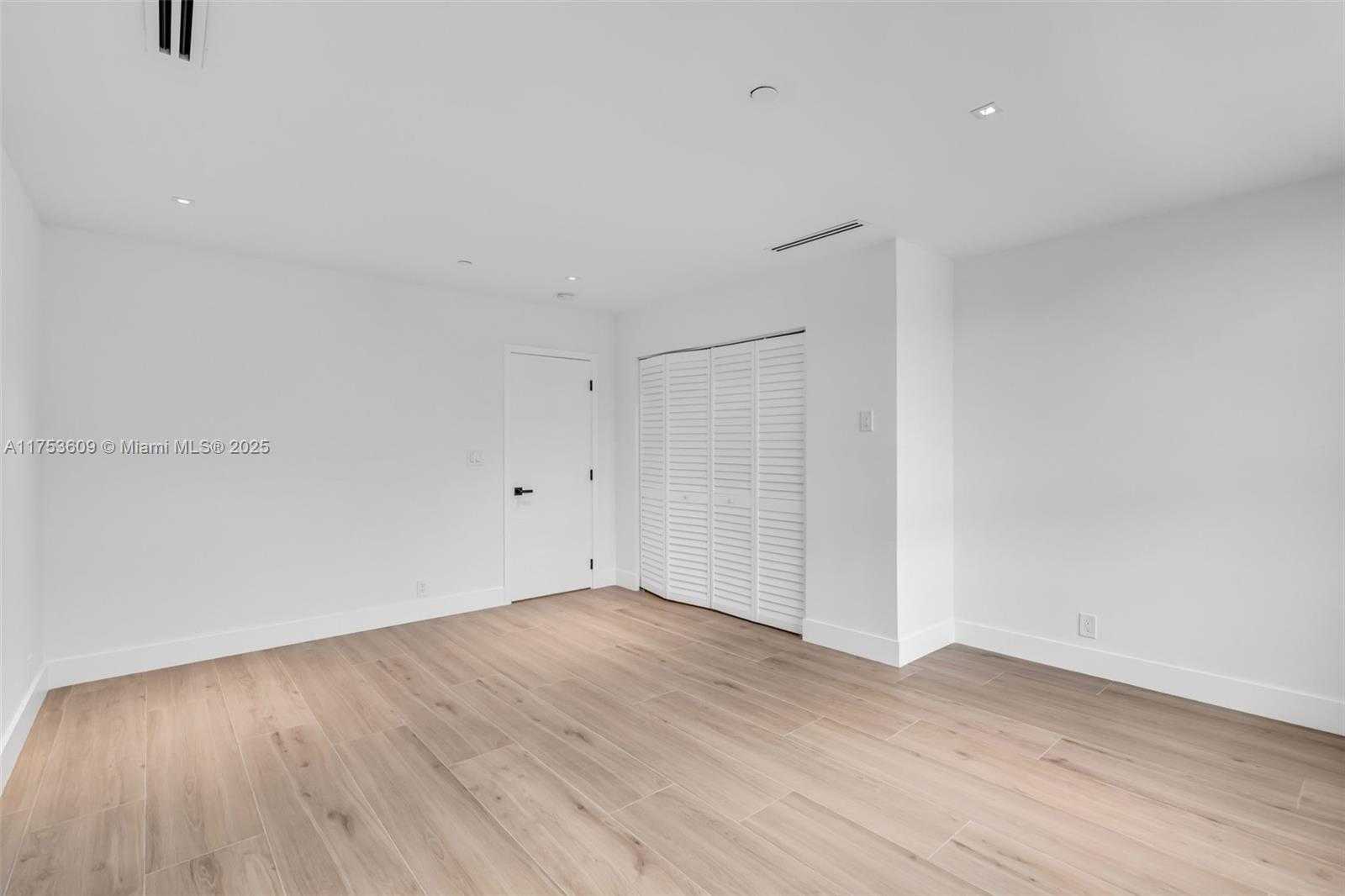 Small Image of 251 CRANDON BLVD #1036, Key Biscayne Number 20