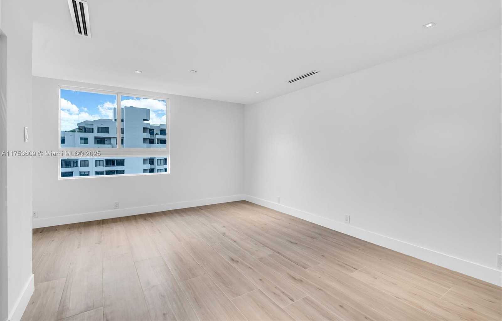 Small Image of 251 CRANDON BLVD #1036, Key Biscayne Number 23