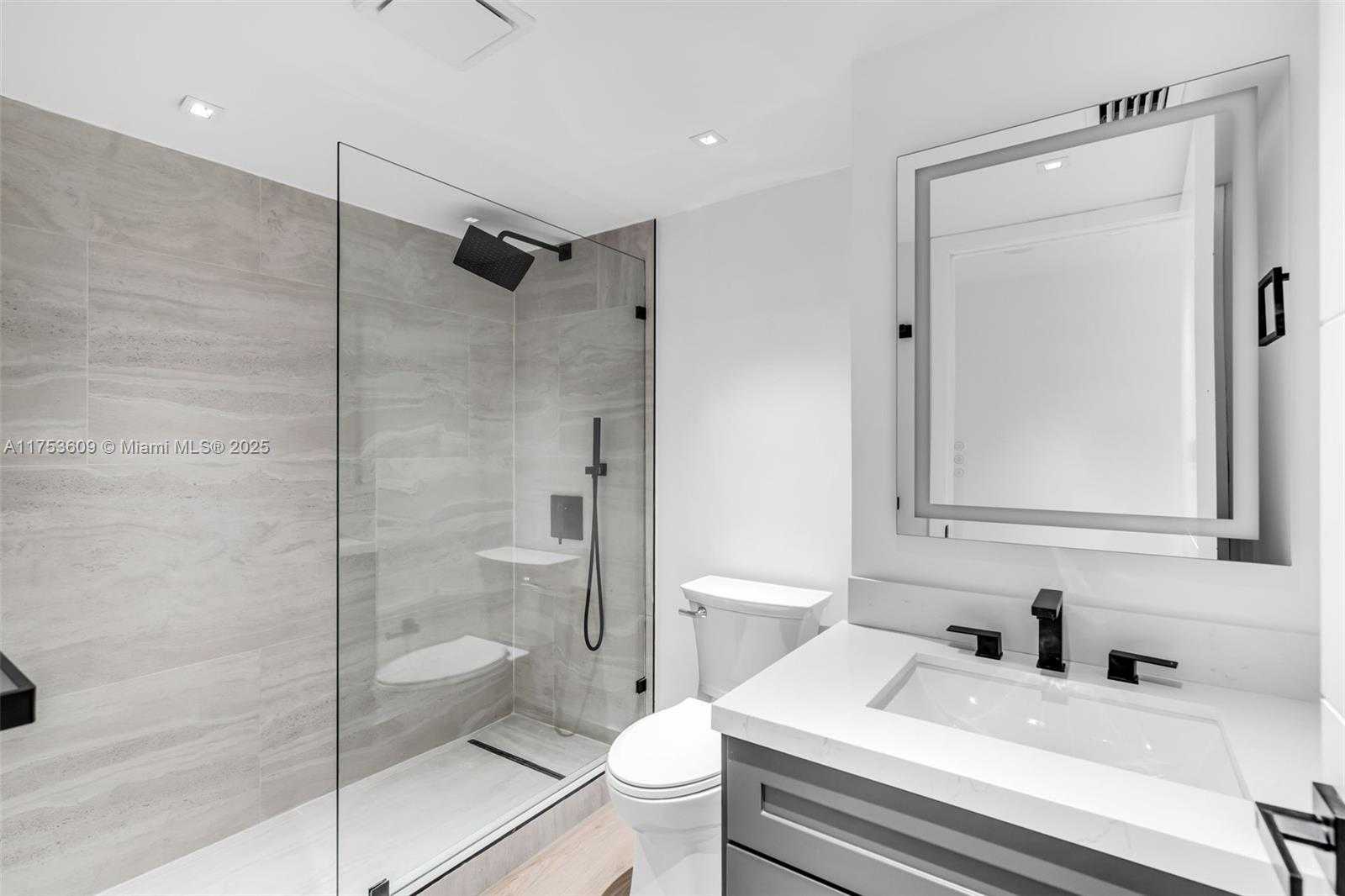 Small Image of 251 CRANDON BLVD #1036, Key Biscayne Number 24