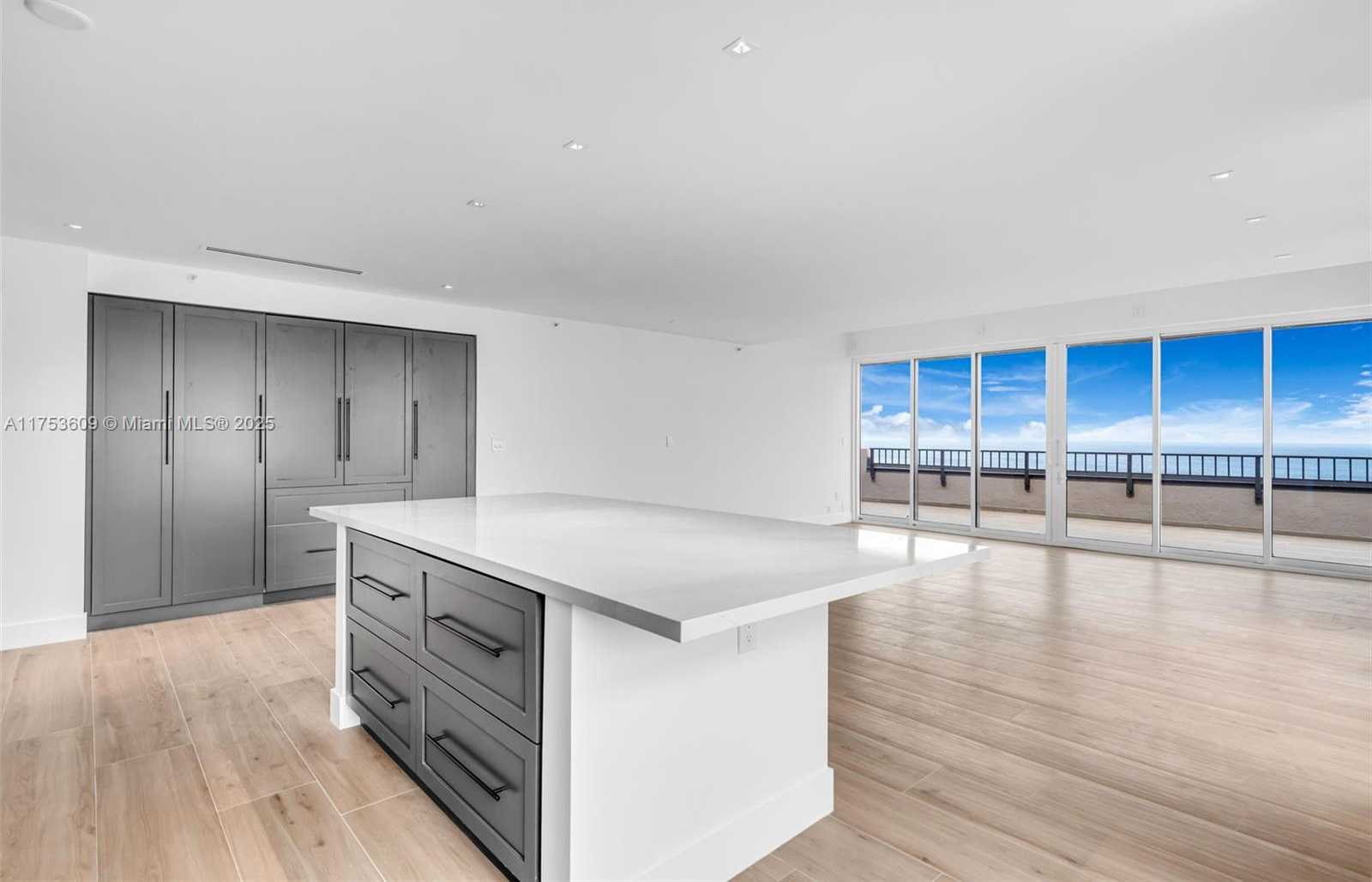 Small Image of 251 CRANDON BLVD #1036, Key Biscayne Number 3