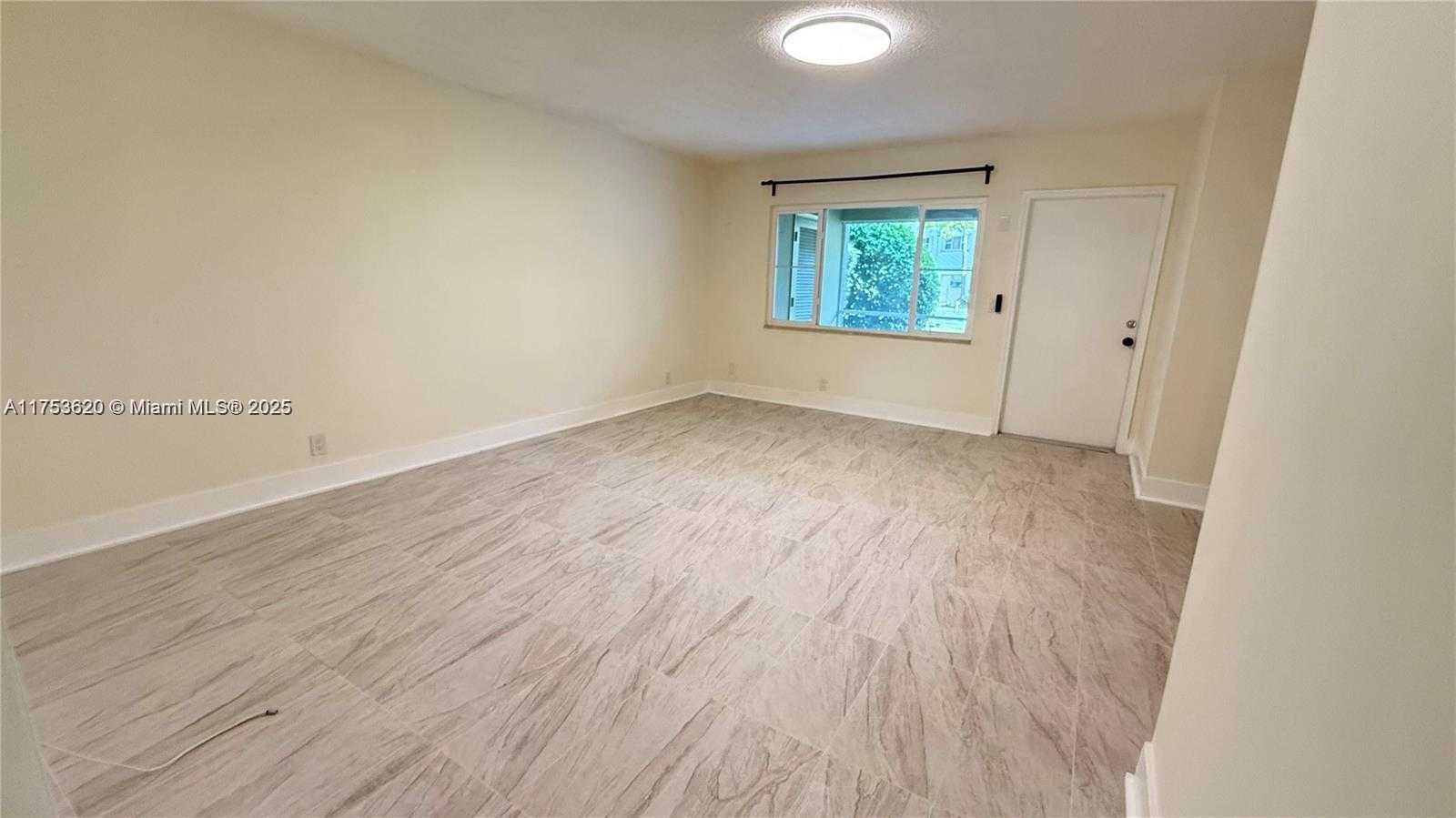 Small Image of 270 LAYNE #102, Hallandale Beach Number 4