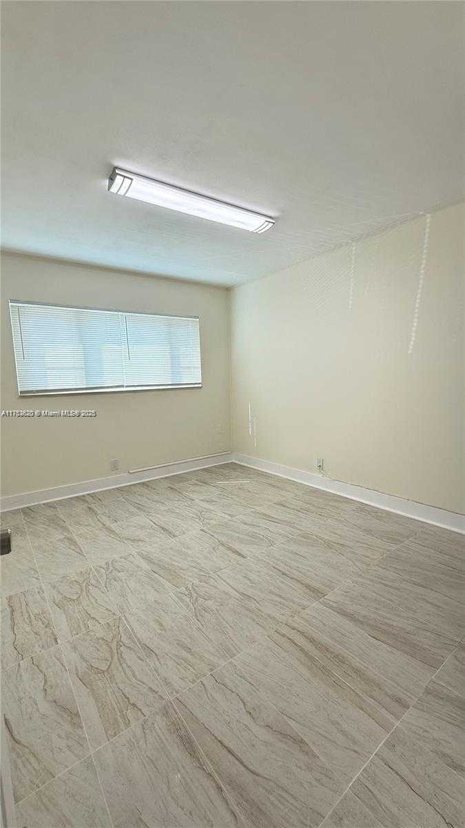 Small Image of 270 LAYNE #102, Hallandale Beach Number 5