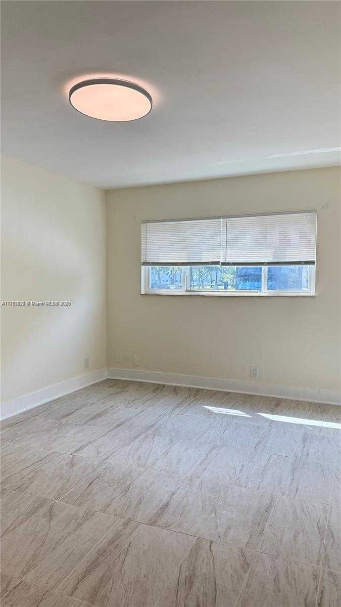 Small Image of 270 LAYNE #102, Hallandale Beach Number 8