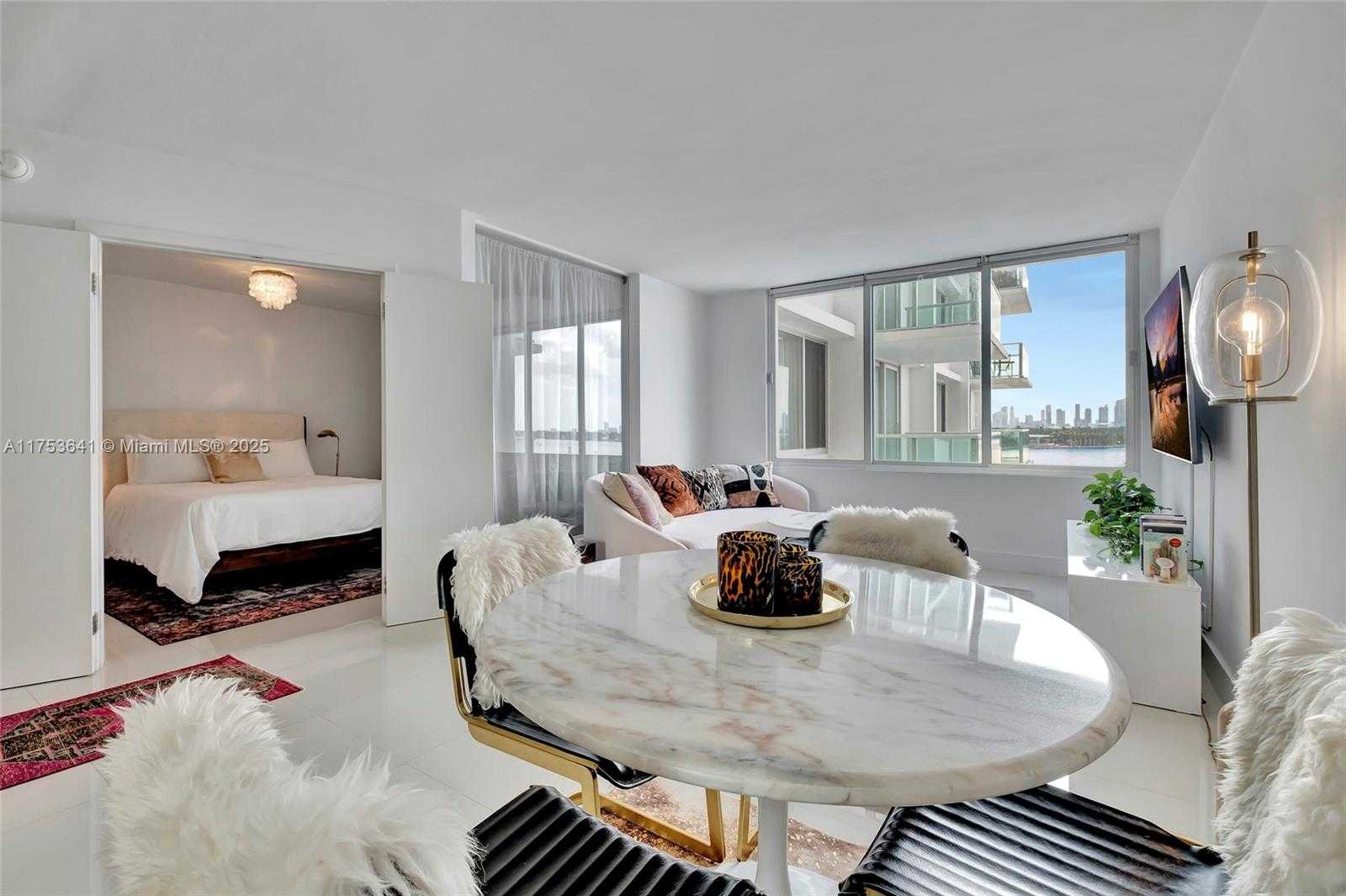 Small Image of 1000 WEST AVENUE #721, Miami Beach Number 12