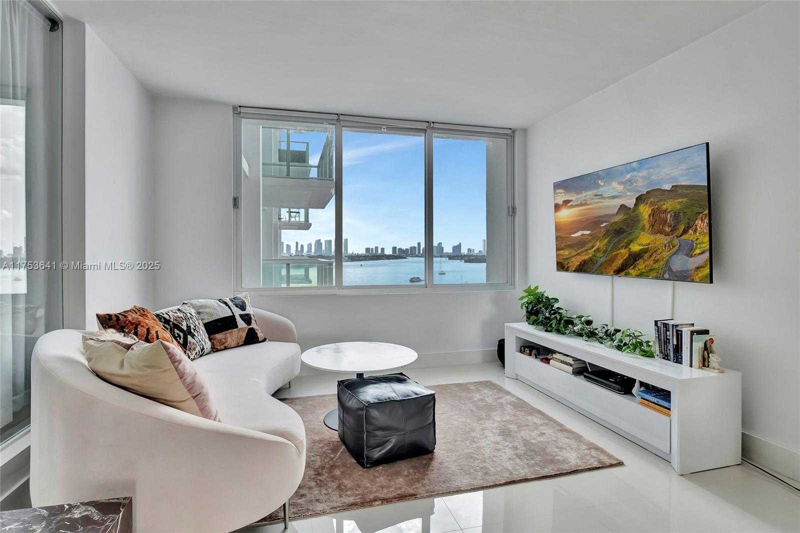 Small Image of 1000 WEST AVENUE #721, Miami Beach Number 13