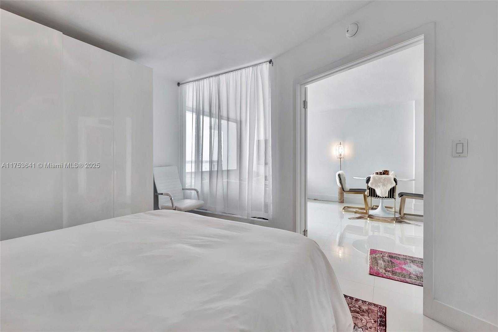 Small Image of 1000 WEST AVENUE #721, Miami Beach Number 16