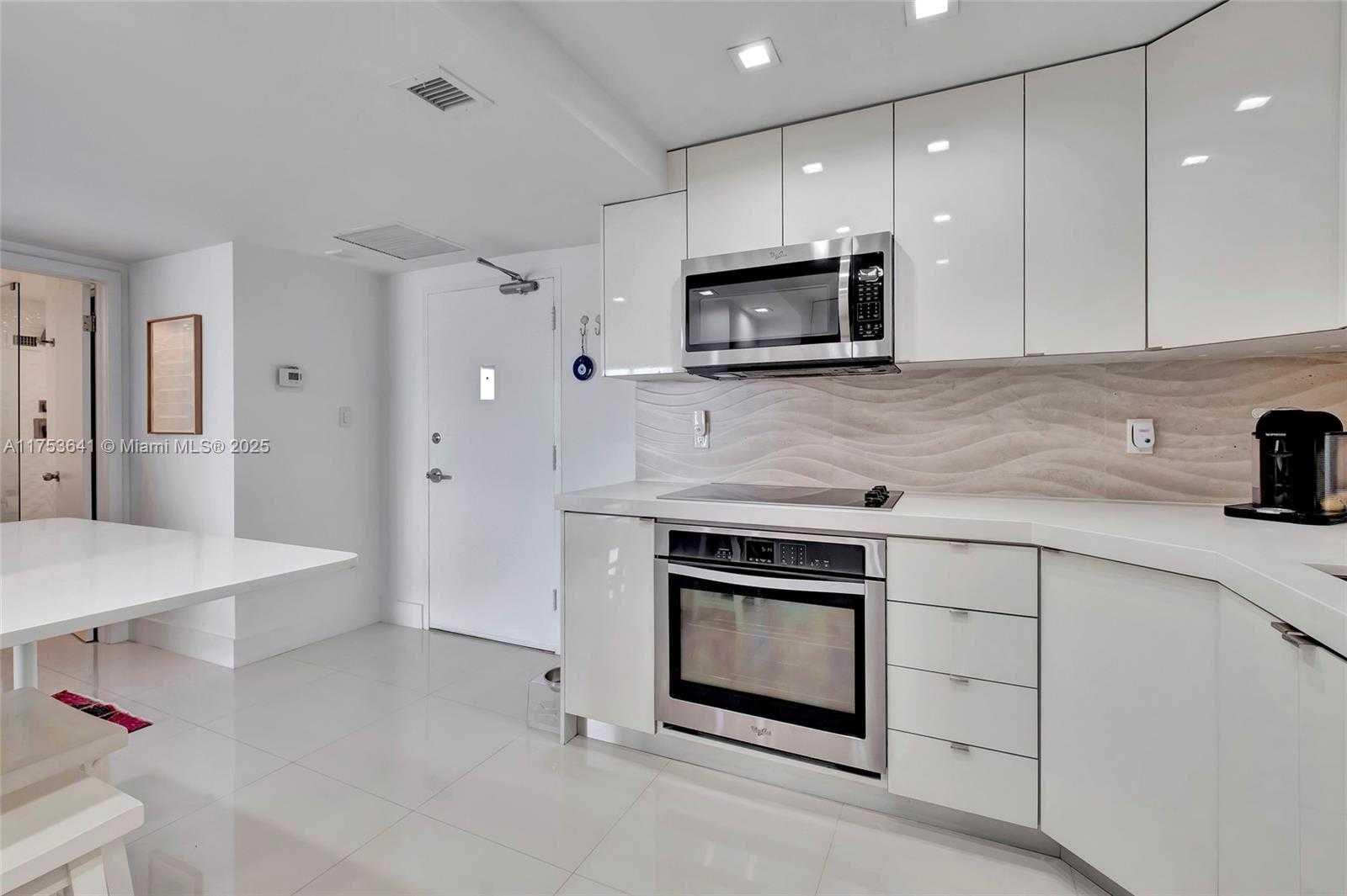 Small Image of 1000 WEST AVENUE #721, Miami Beach Number 19