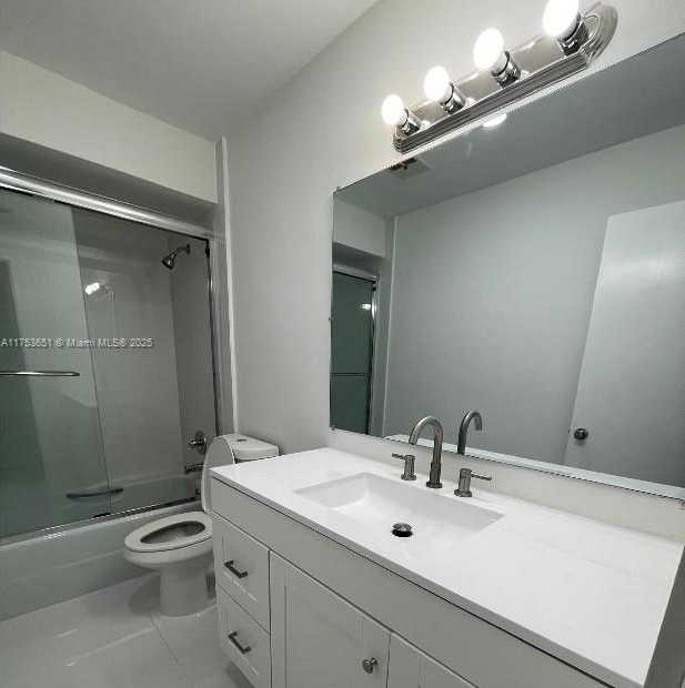 Small Image of 2307 TAYLOR ST #205, Hollywood Number 4