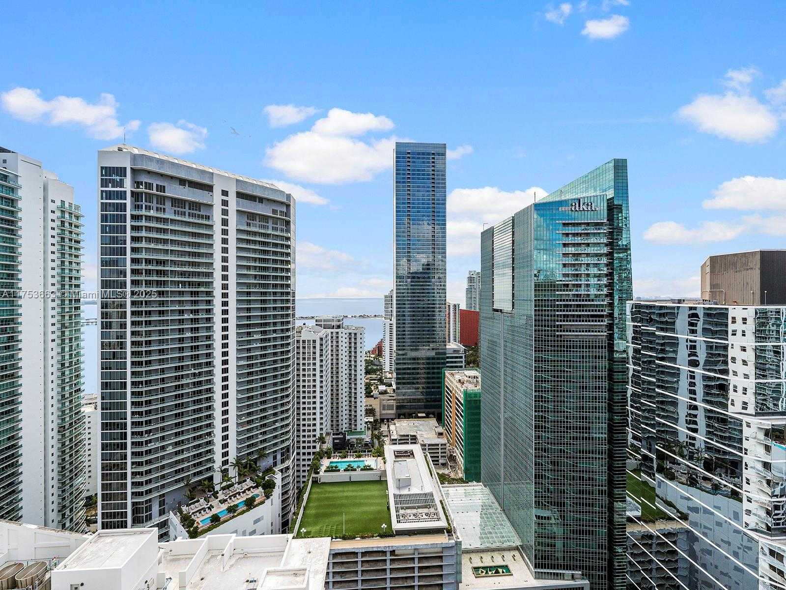 Small Image of 1200 BRICKELL BAY DR #4019, Miami Number 16