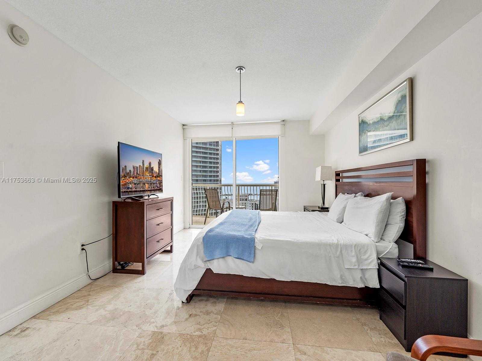 Small Image of 1200 BRICKELL BAY DR #4019, Miami Number 20