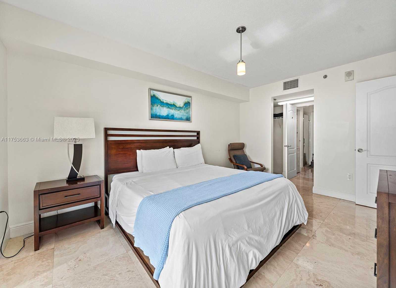 Small Image of 1200 BRICKELL BAY DR #4019, Miami Number 21