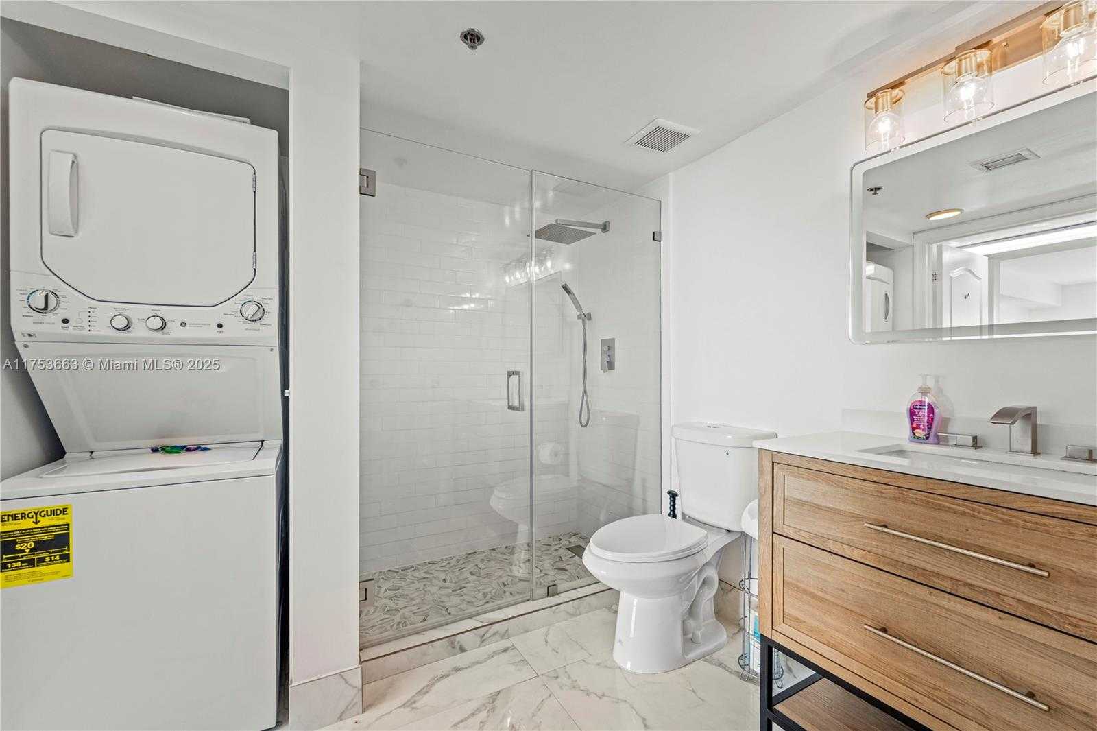 Small Image of 1200 BRICKELL BAY DR #4019, Miami Number 24