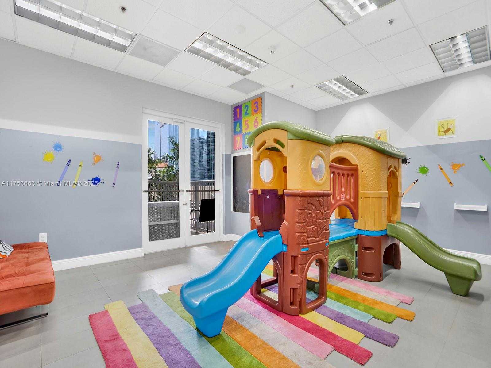 Small Image of 1200 BRICKELL BAY DR #4019, Miami Number 25