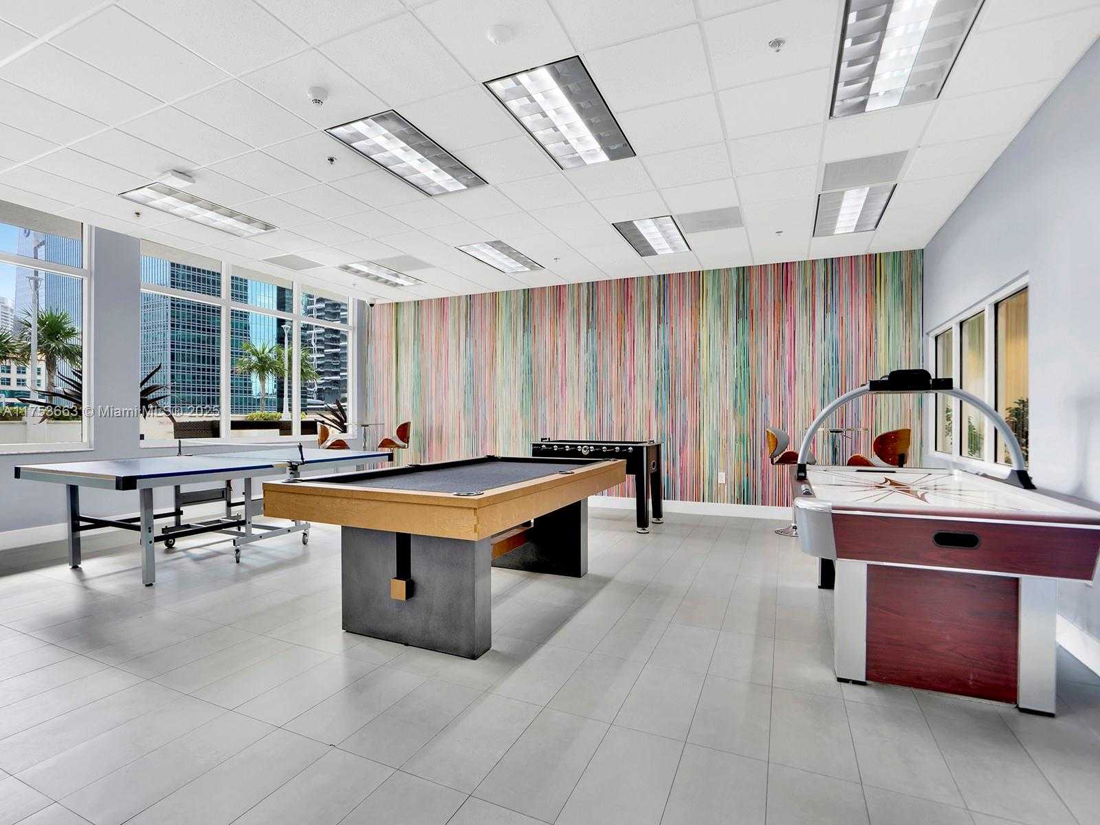 Small Image of 1200 BRICKELL BAY DR #4019, Miami Number 27