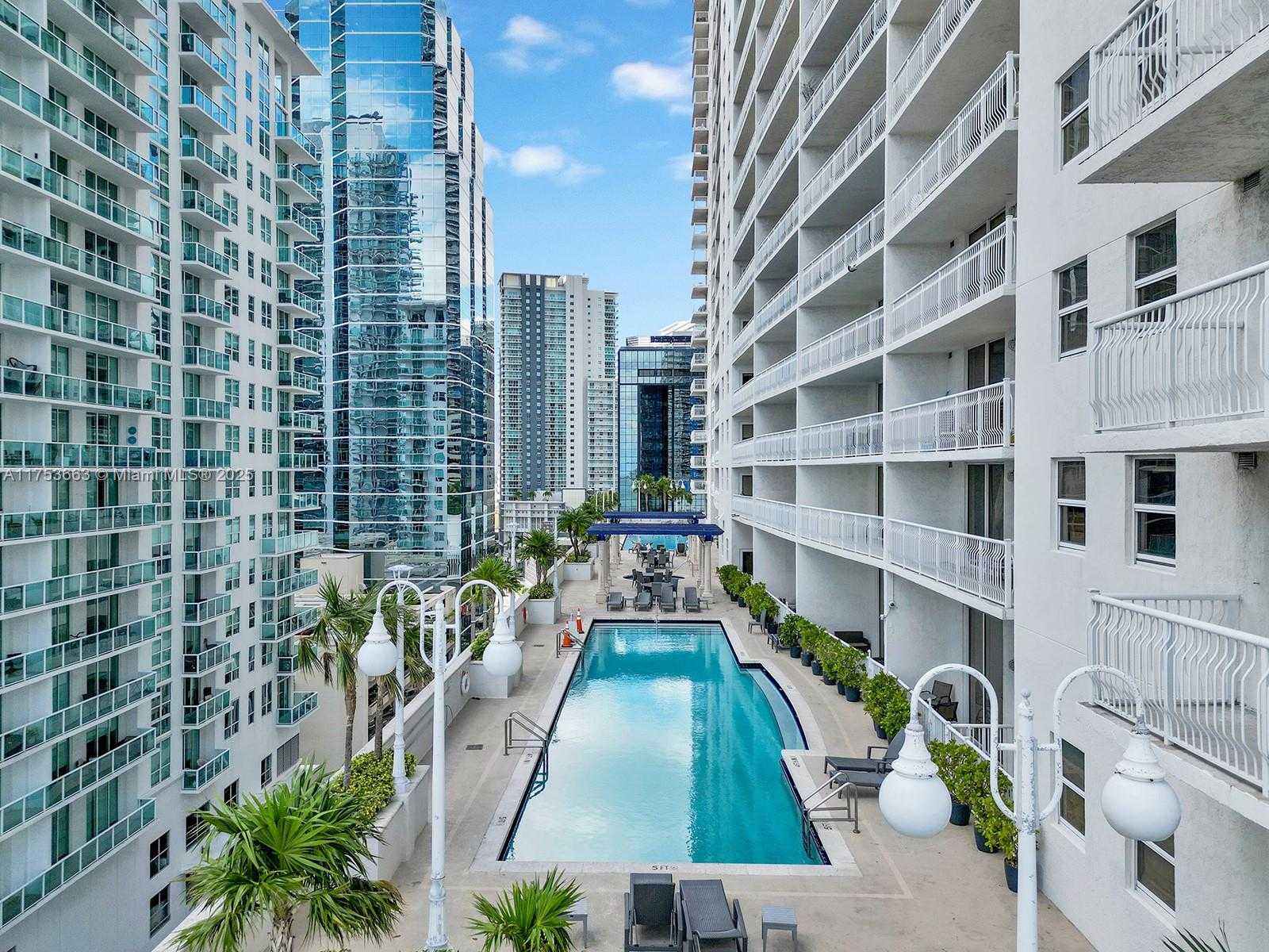 Small Image of 1200 BRICKELL BAY DR #4019, Miami Number 3