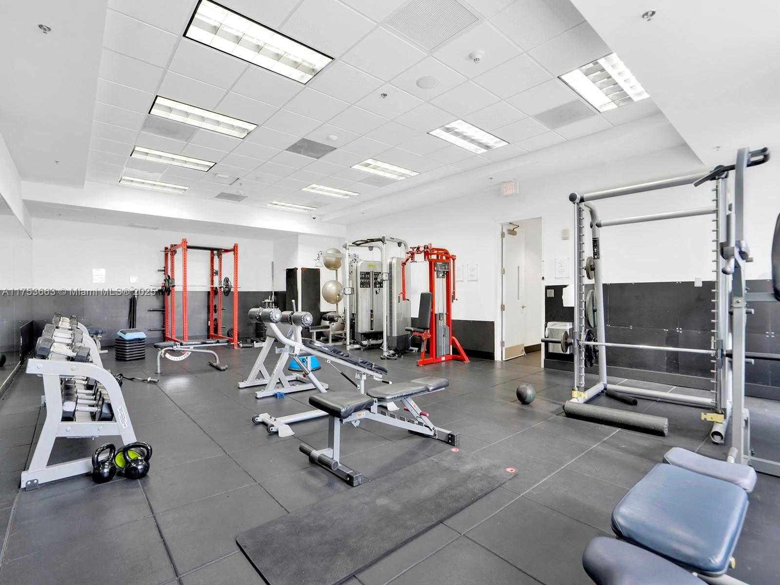 Small Image of 1200 BRICKELL BAY DR #4019, Miami Number 31