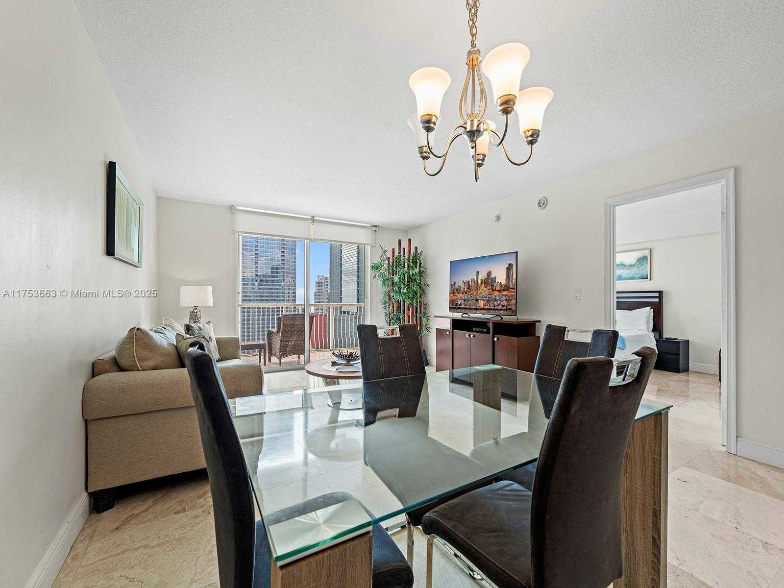 Small Image of 1200 BRICKELL BAY DR #4019, Miami Number 6