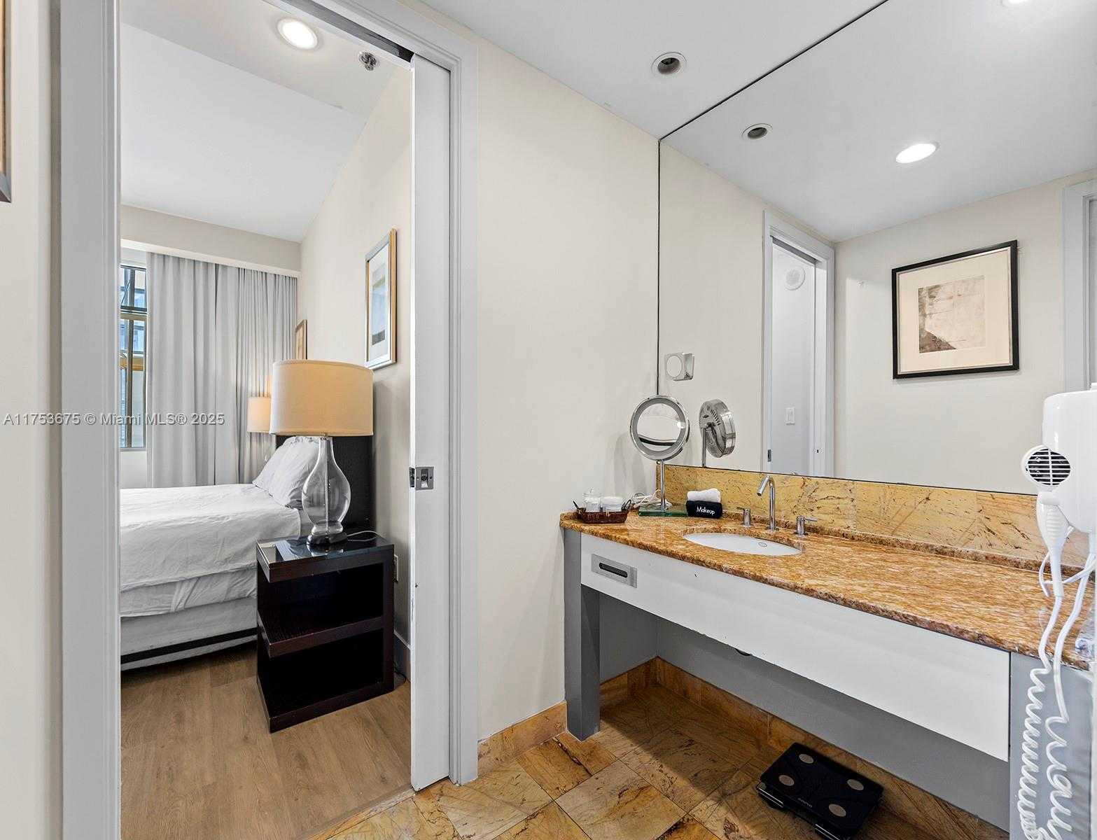 Small Image of 1395 BRICKELL AVE #3310, Miami Number 13