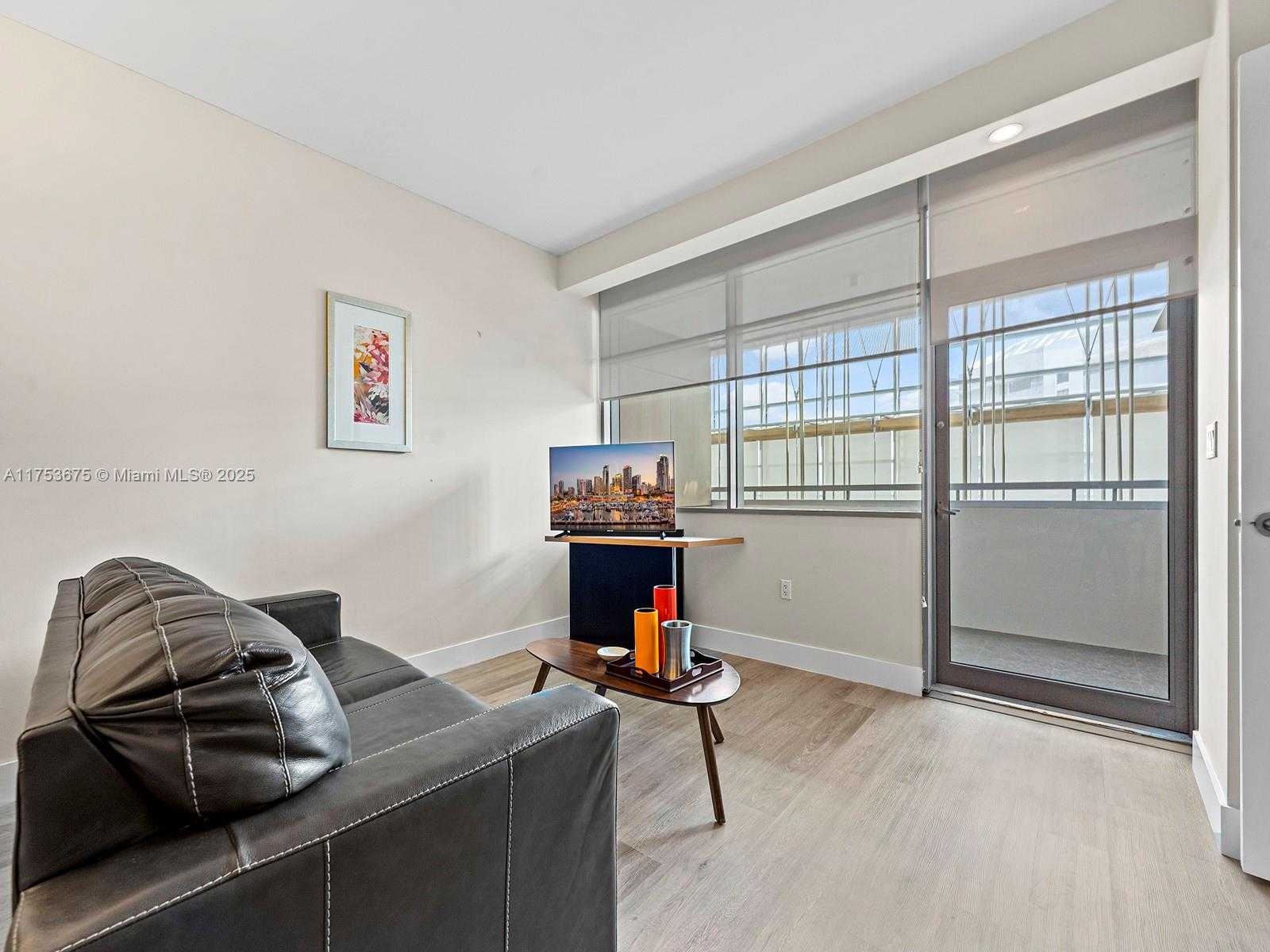 Small Image of 1395 BRICKELL AVE #3310, Miami Number 4