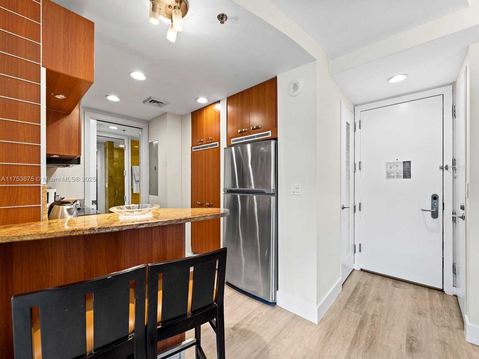Small Image of 1395 BRICKELL AVE #3310, Miami Number 6