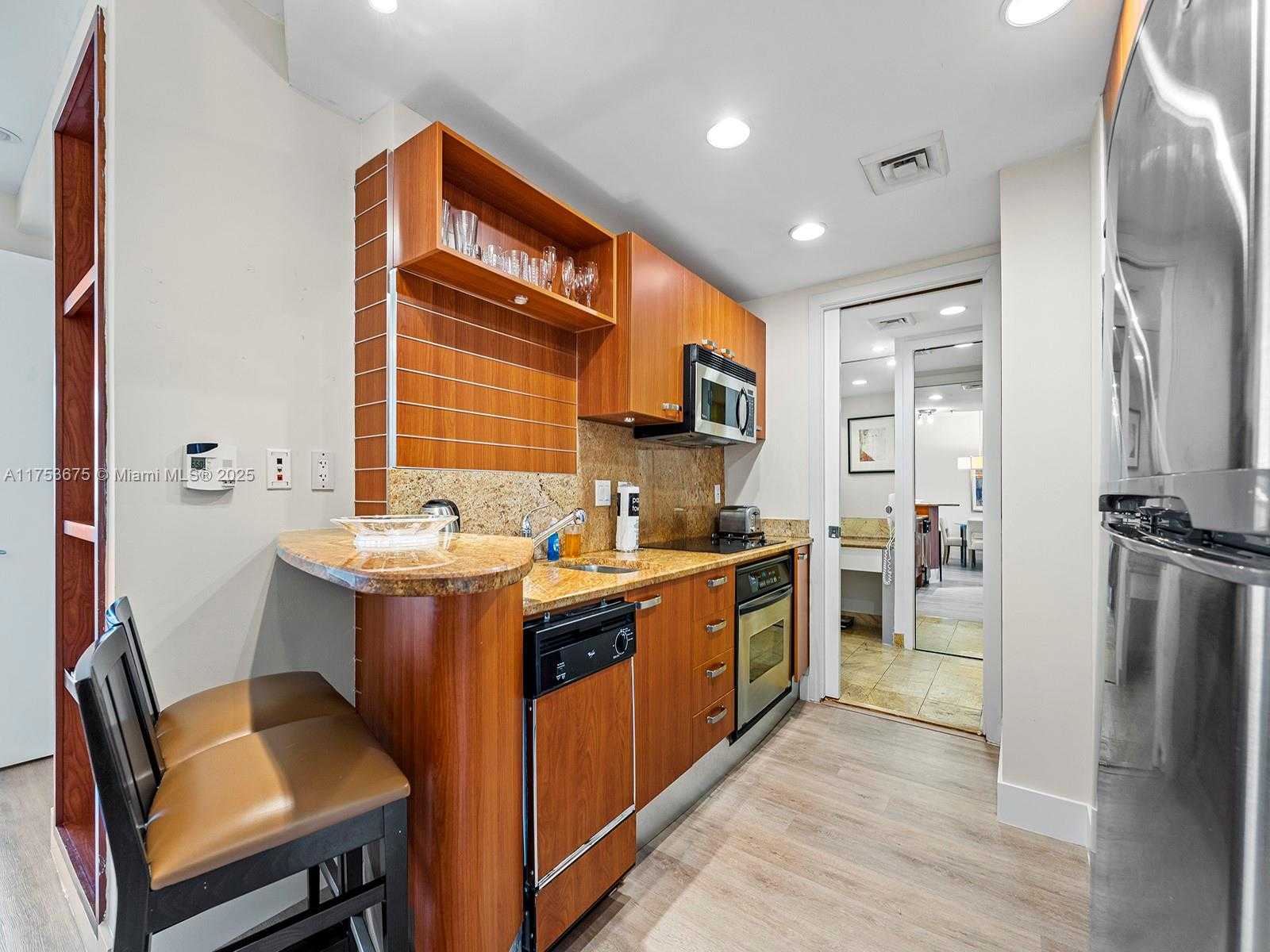 Small Image of 1395 BRICKELL AVE #3310, Miami Number 7