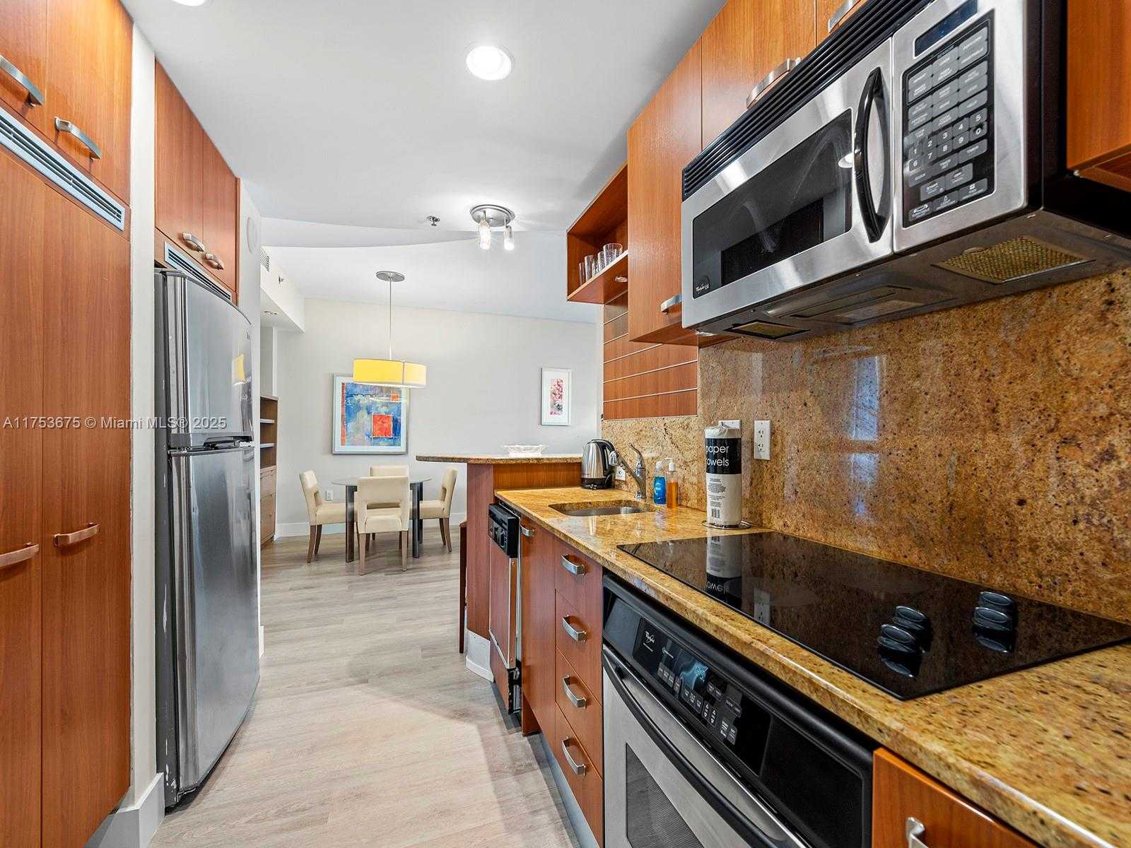 Small Image of 1395 BRICKELL AVE #3310, Miami Number 8