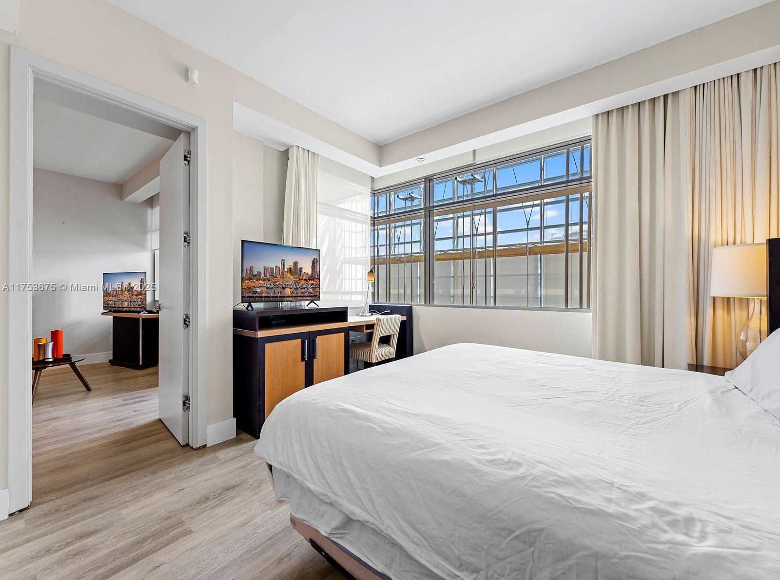 Small Image of 1395 BRICKELL AVE #3310, Miami Number 9
