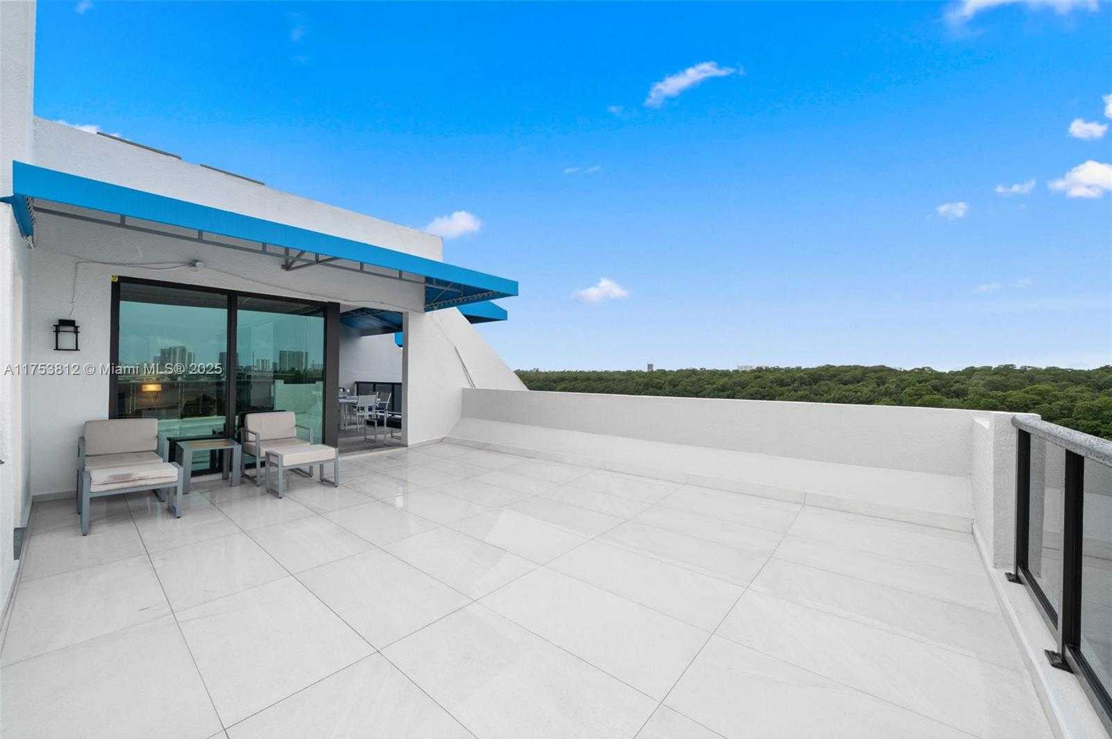 Small Image of 445 POINCIANA DR #1530, Sunny Isles Beach Number 14