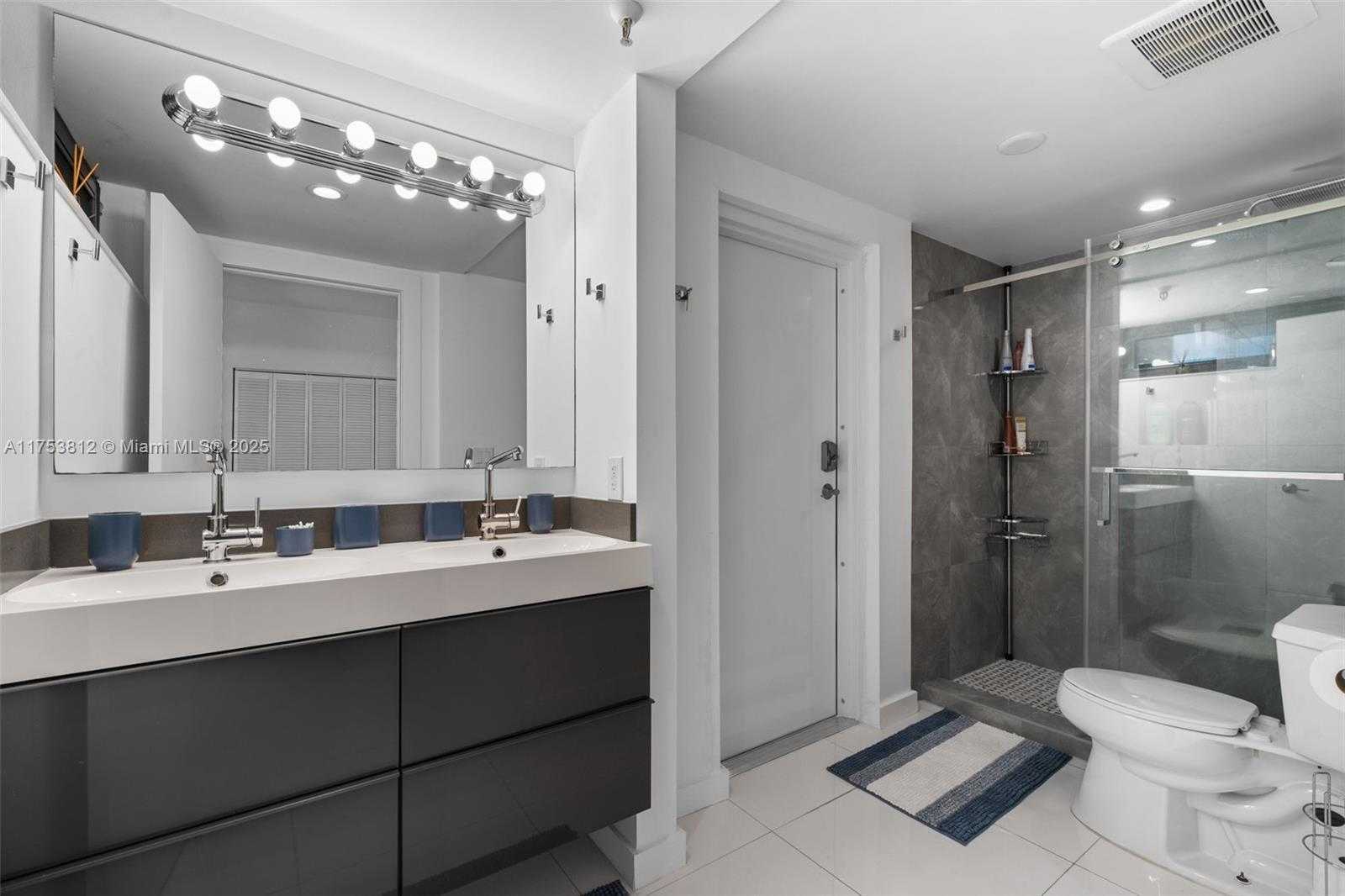 Small Image of 445 POINCIANA DR #1530, Sunny Isles Beach Number 19