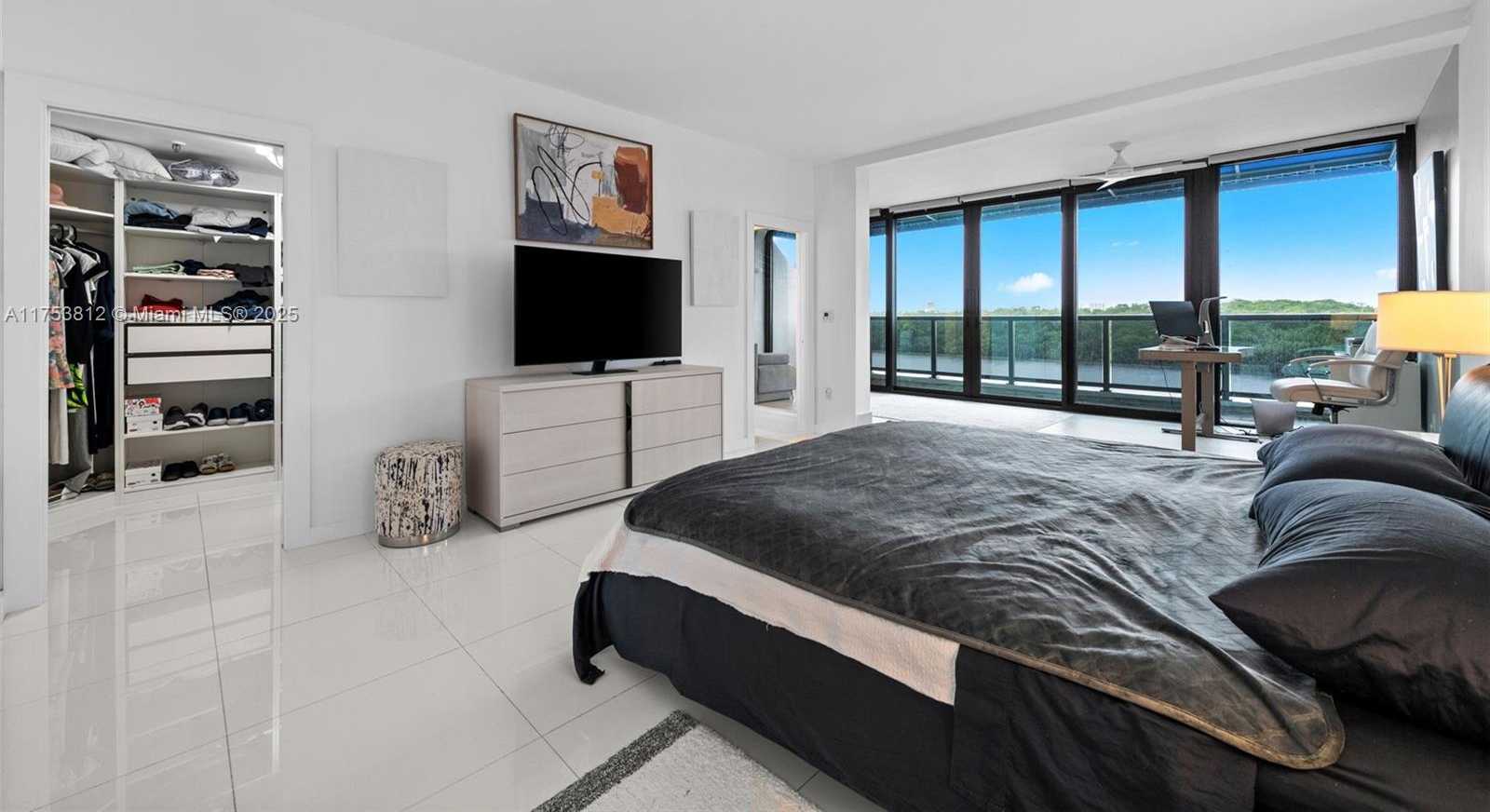 Small Image of 445 POINCIANA DR #1530, Sunny Isles Beach Number 23
