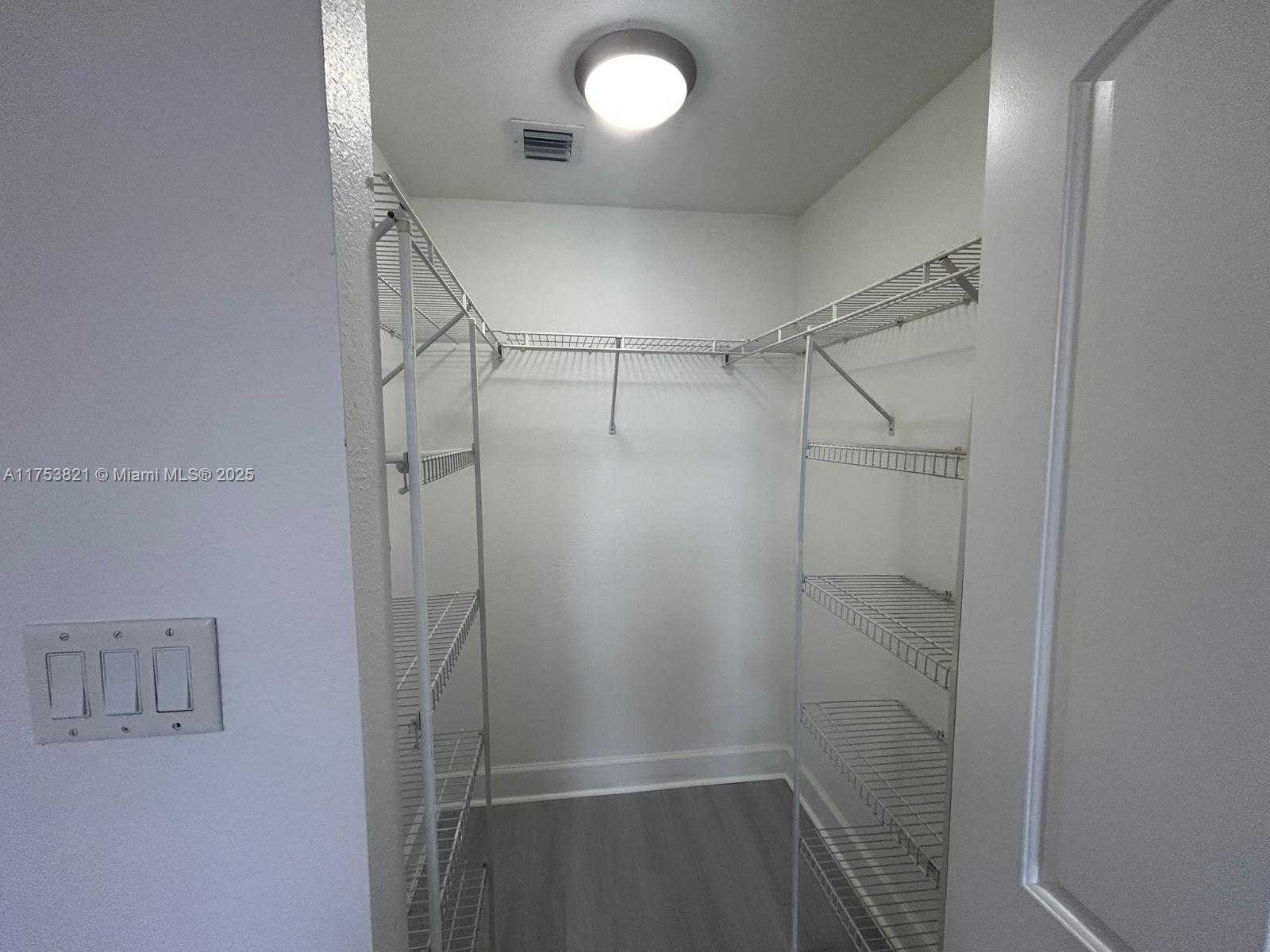 Small Image of 1830 RADIUS DR #603, Hollywood Number 7