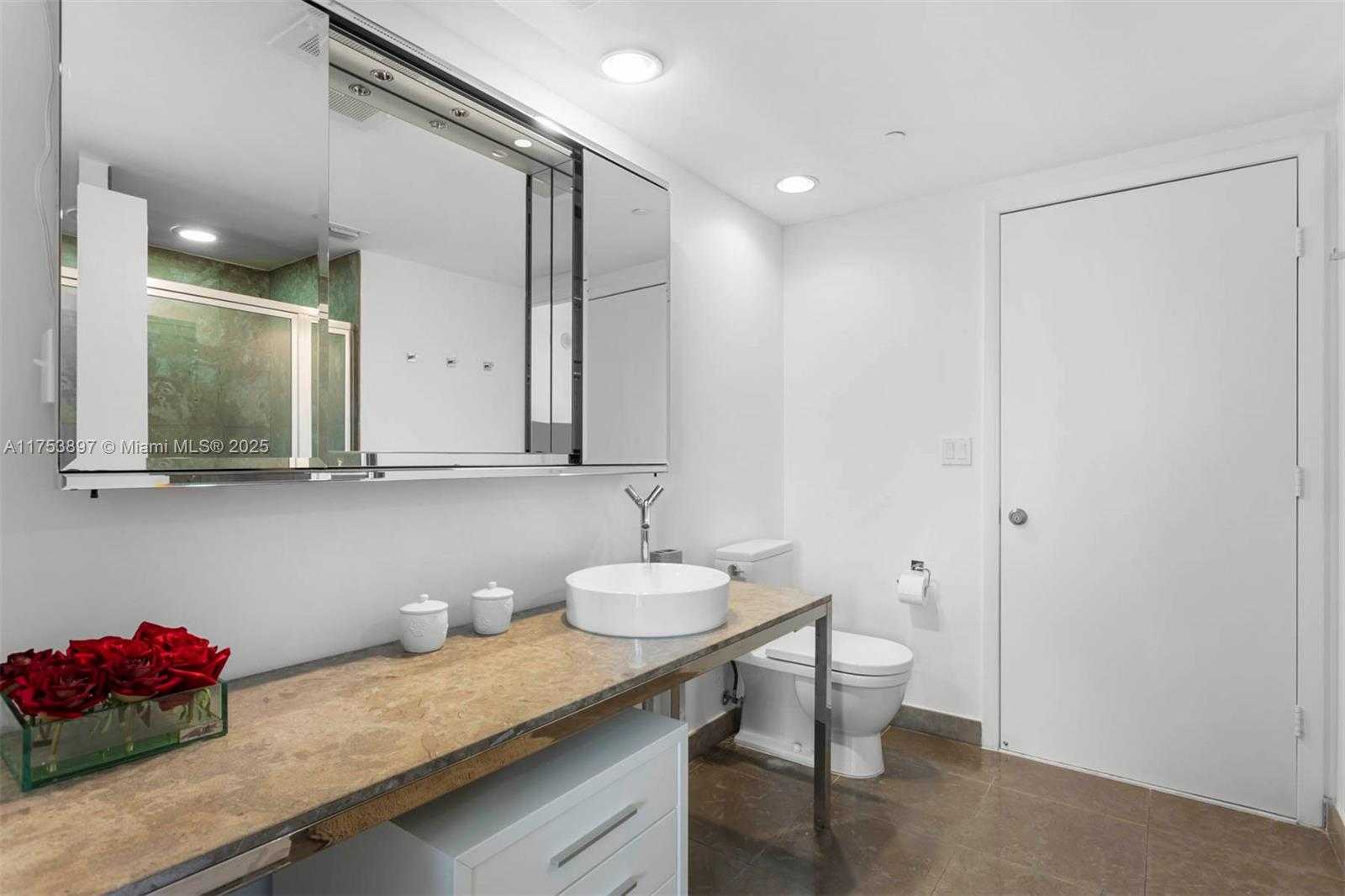 Small Image of 495 BRICKELL AVE #805, Miami Number 16