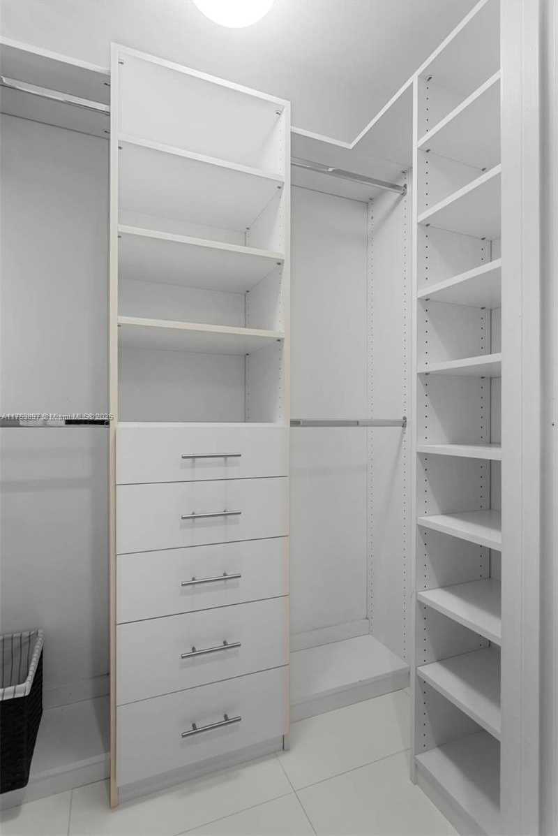 Small Image of 495 BRICKELL AVE #805, Miami Number 23