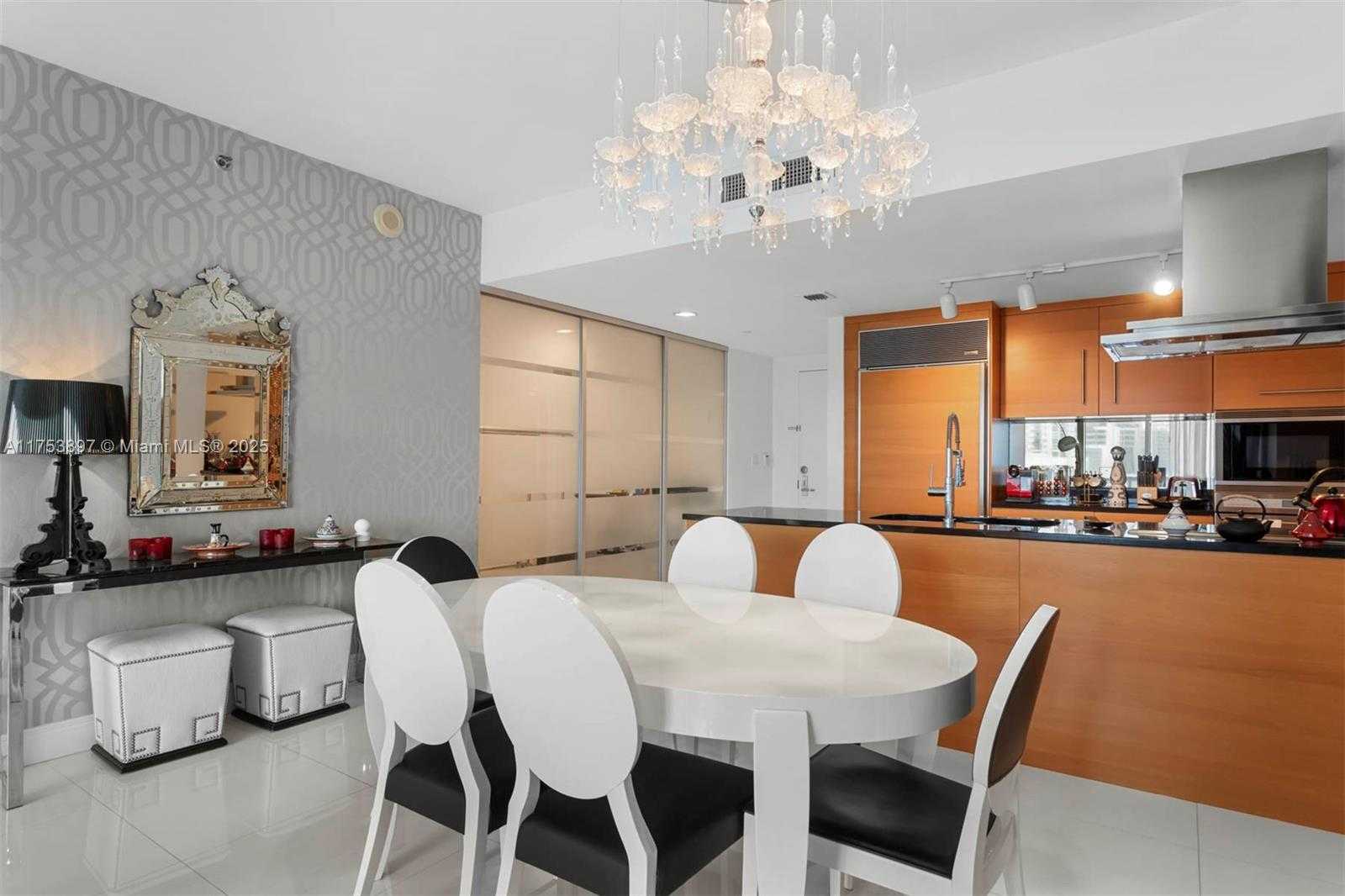 Small Image of 495 BRICKELL AVE #805, Miami Number 4