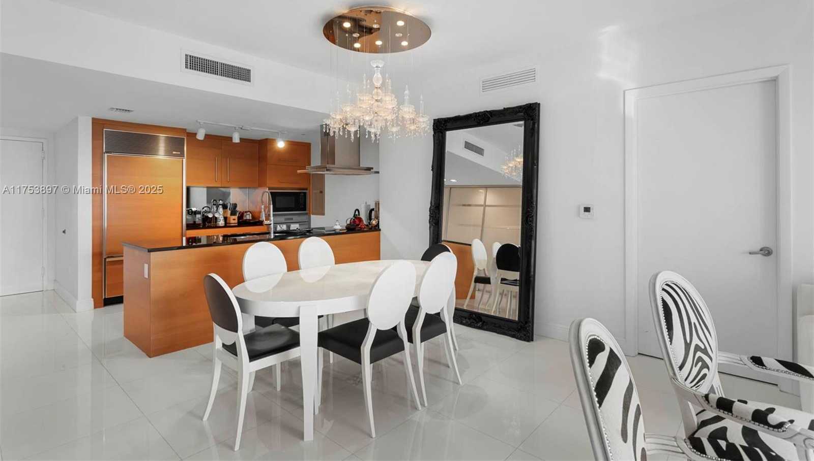Small Image of 495 BRICKELL AVE #805, Miami Number 6