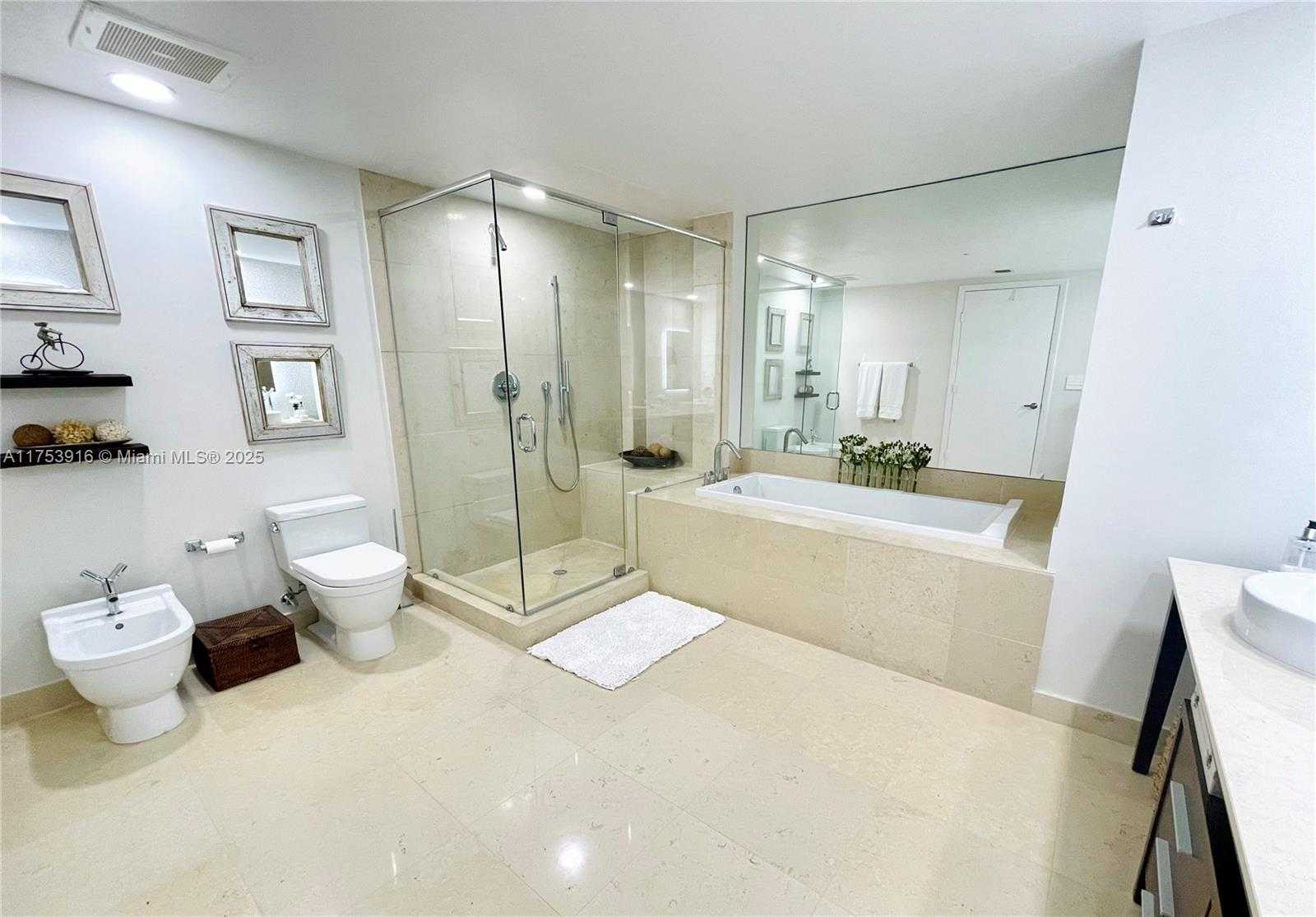 Small Image of 495 BRICKELL AVE #1201, Miami Number 13