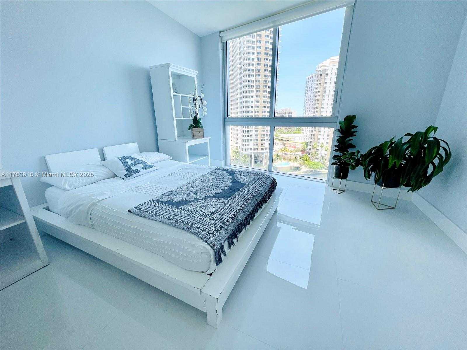 Small Image of 495 BRICKELL AVE #1201, Miami Number 14