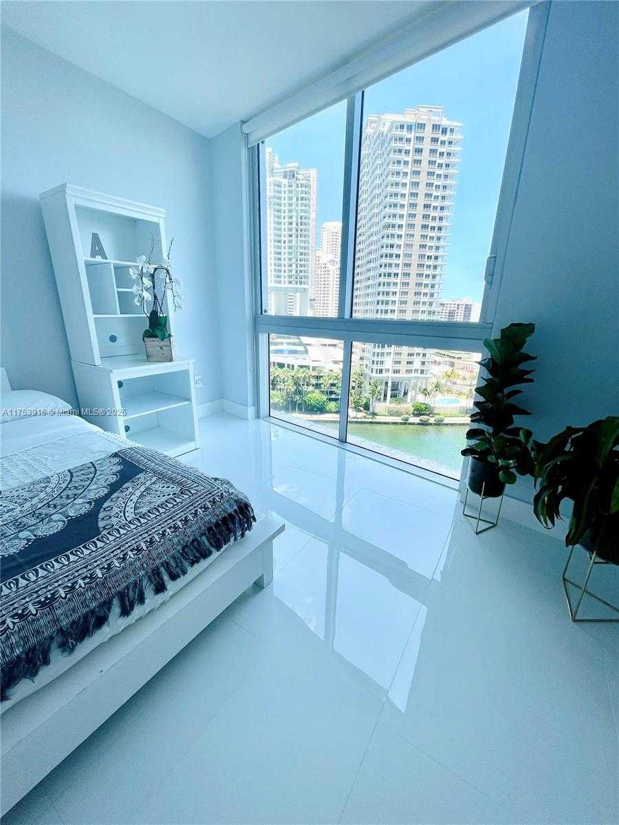 Small Image of 495 BRICKELL AVE #1201, Miami Number 16
