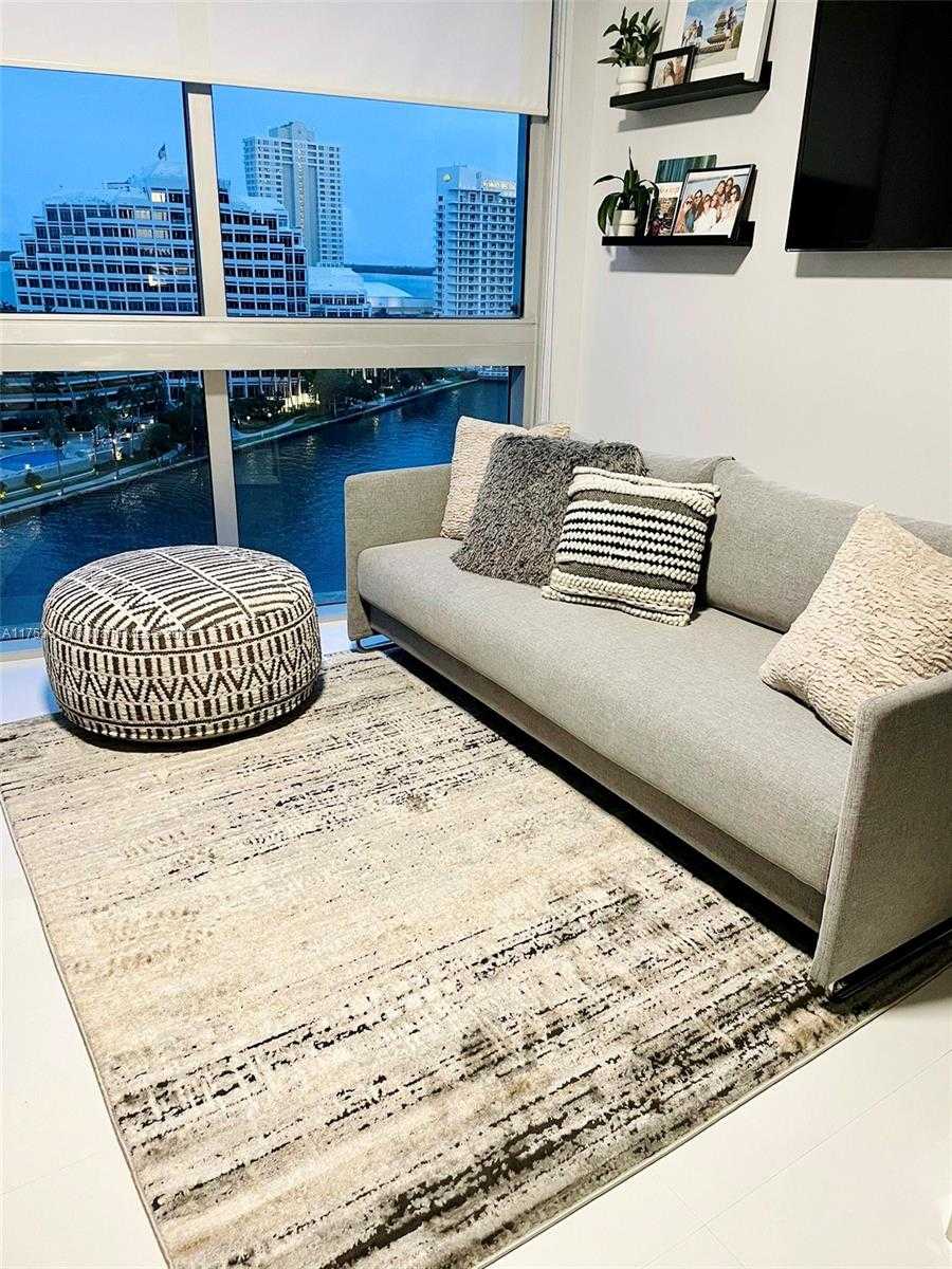 Small Image of 495 BRICKELL AVE #1201, Miami Number 17