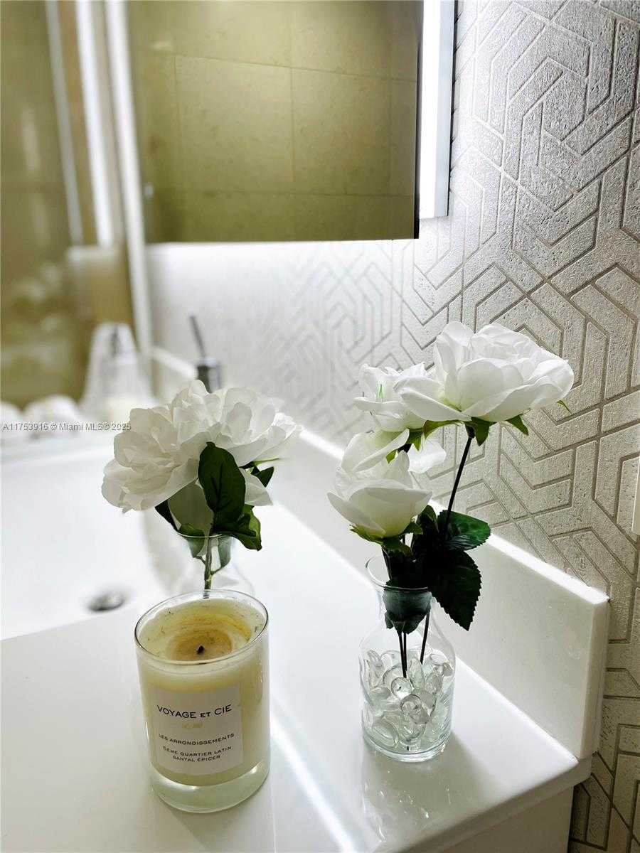 Small Image of 495 BRICKELL AVE #1201, Miami Number 19