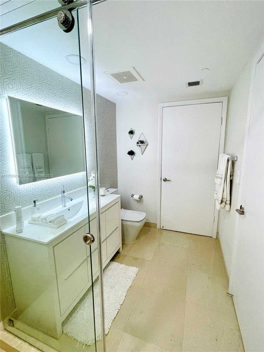 Small Image of 495 BRICKELL AVE #1201, Miami Number 20
