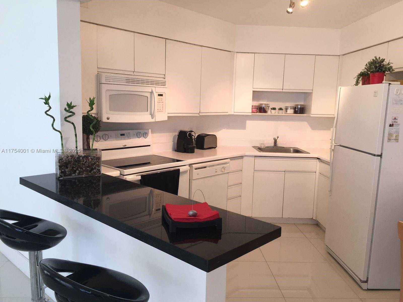 Small Image of 5161 COLLINS AVE #604, Miami Beach Number 2