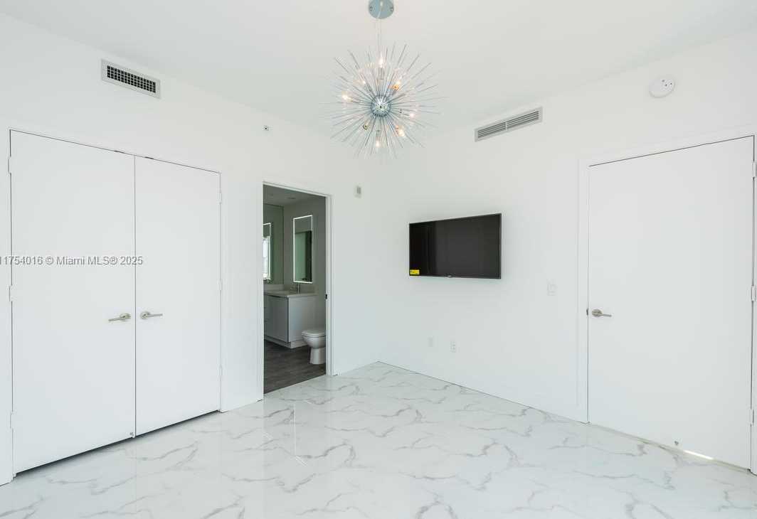 Small Image of 2900 NORTH EAST 7 AVE #2607, Miami Number 15