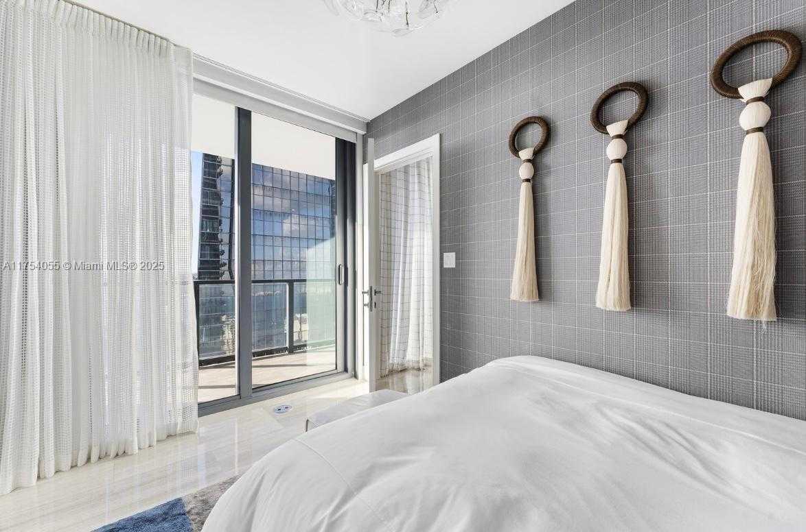 Small Image of 1451 BRICKELL AVE #2505, Miami Number 25