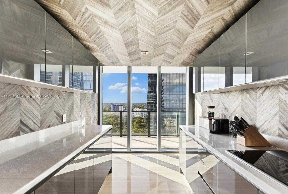 Small Image of 1451 BRICKELL AVE #2505, Miami Number 31