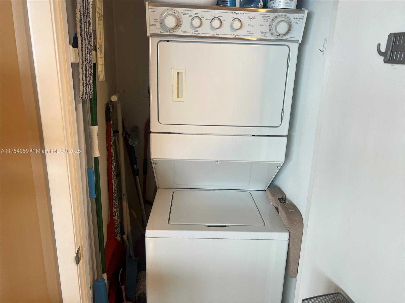 Small Image of 1830 SOUTH OCEAN DR #2508, Hallandale Beach Number 13
