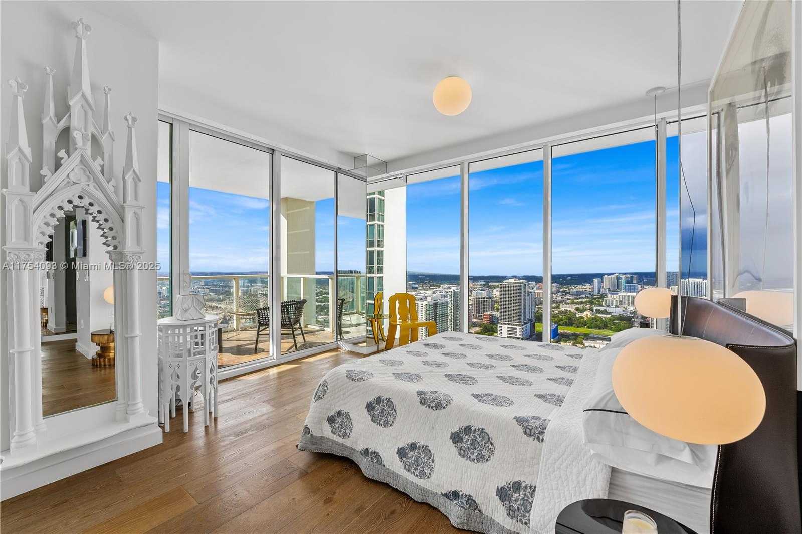 Small Image of 1040 BISCAYNE BLVD #4606, Miami Number 11